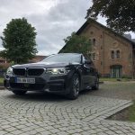 BMW520d vor Museum