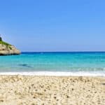 Strand in Mallorca mit Sand und Meer